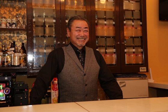 Hiroshi Isozaki - Master, Eat Pub Matenro - Visit Omi